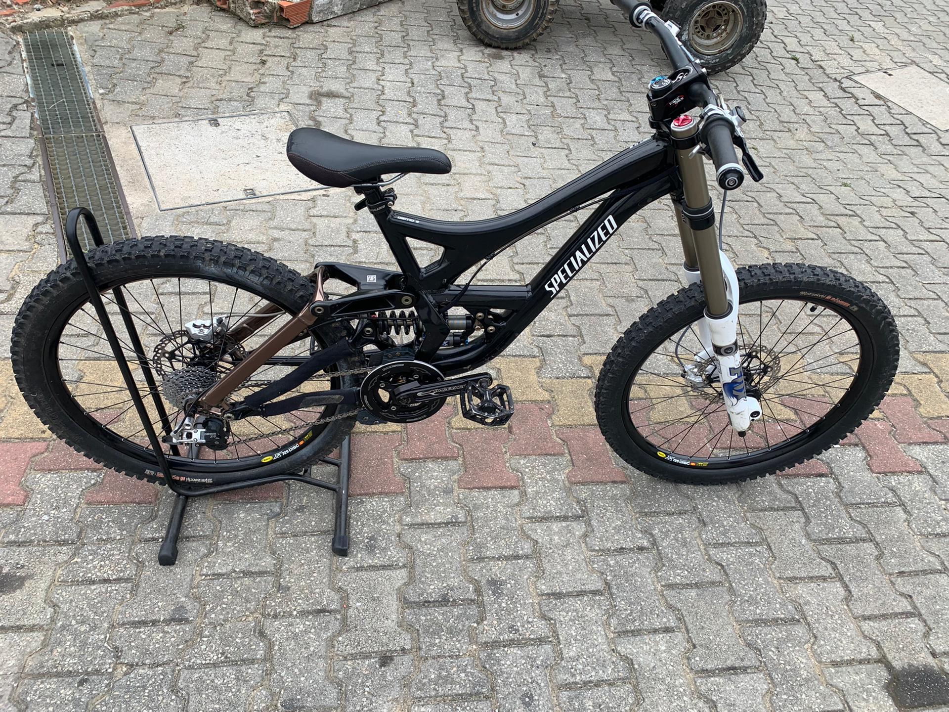 BICICLETA SPECIALIZED DEMO8