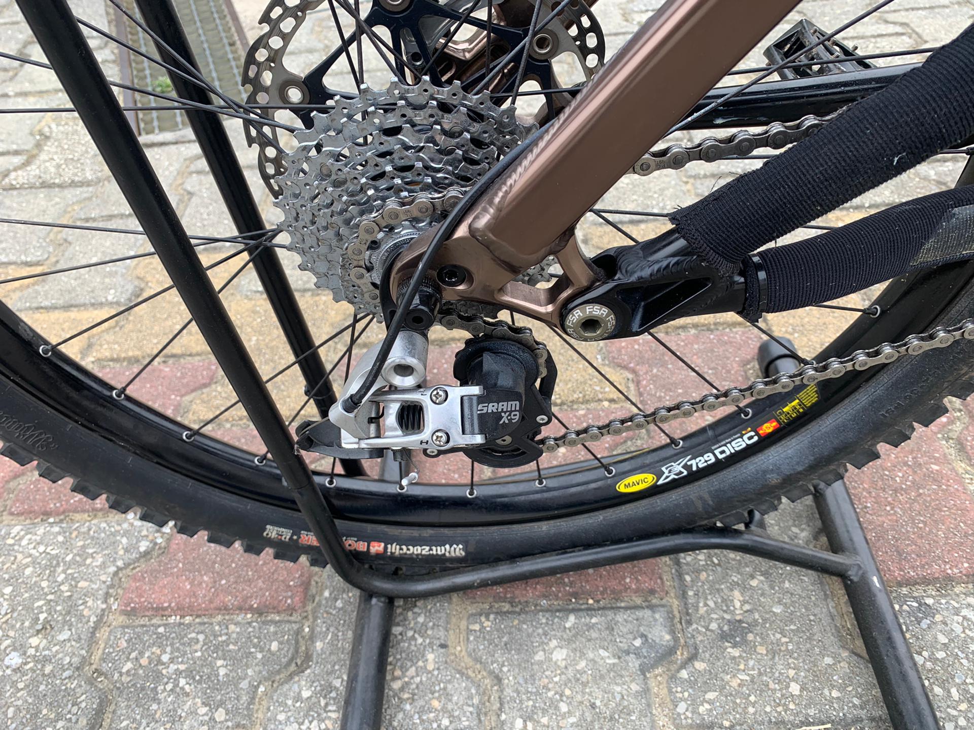 BICICLETA SPECIALIZED DEMO8